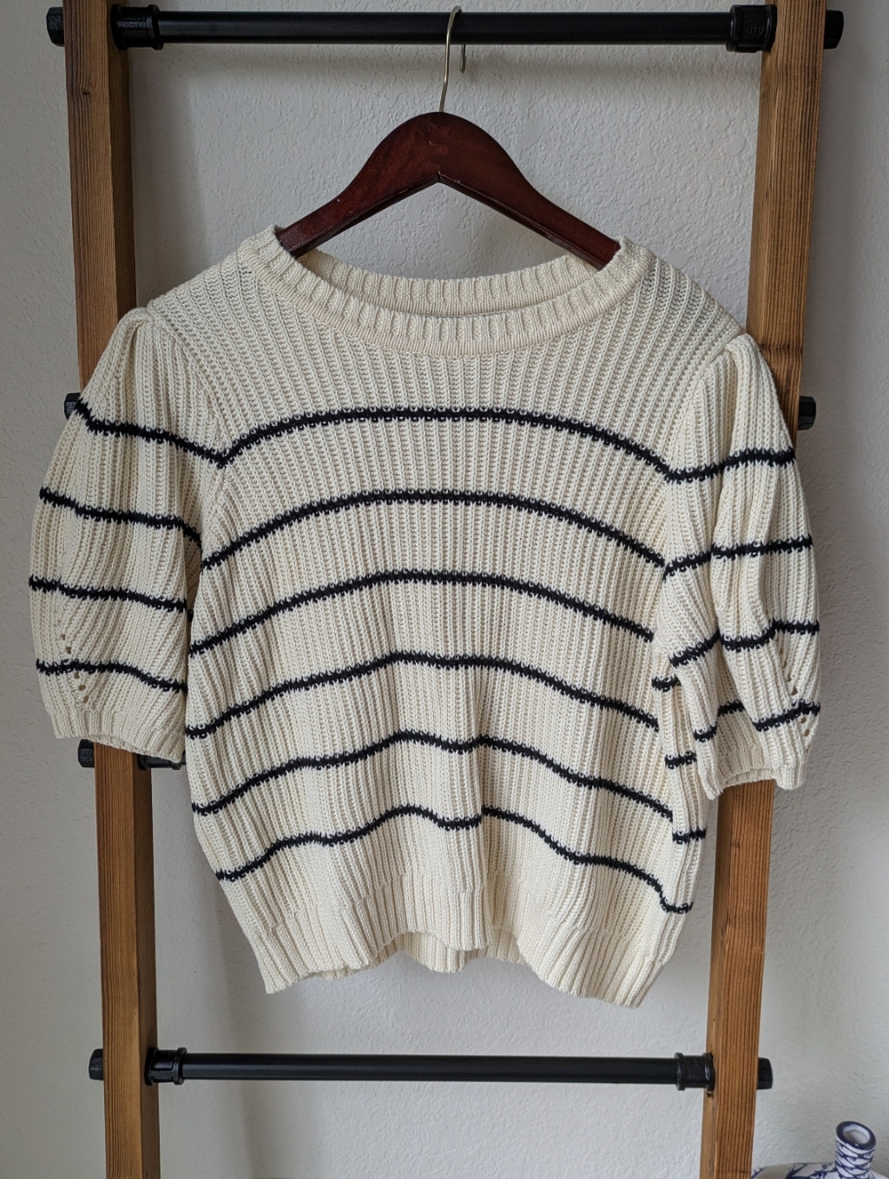 Vero Moda Women's Cream Ribbed Knit Short Sleeve Top - Size L